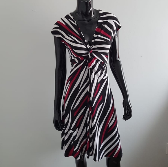 Cleo Bugandy, Black White Stunning Dress Size 8 (J) - Picture 4 of 4